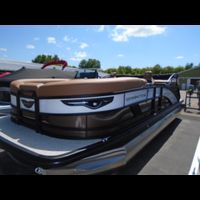 Image of 2026 BENNINGTON 22MFBSE LUXE W/YAMAHA F200XSA WHITE