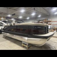 Image of 2026 BENNINGTON 22MOFB SPS W/YAMAHA F200XSA2 DEC