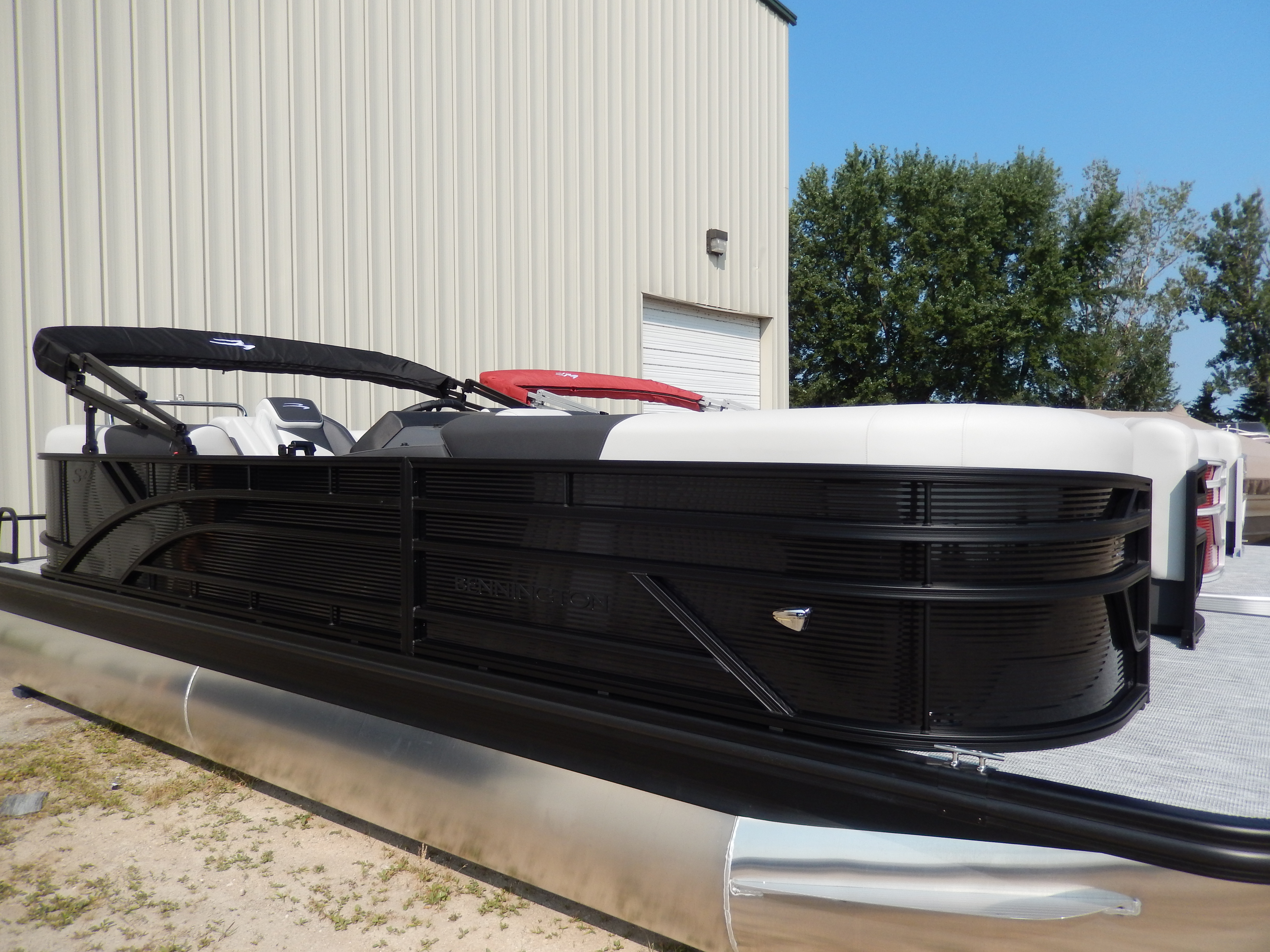 Image of 2027 BENNINGTON S1-22SSR SPS W/ YAMAHA F150XD