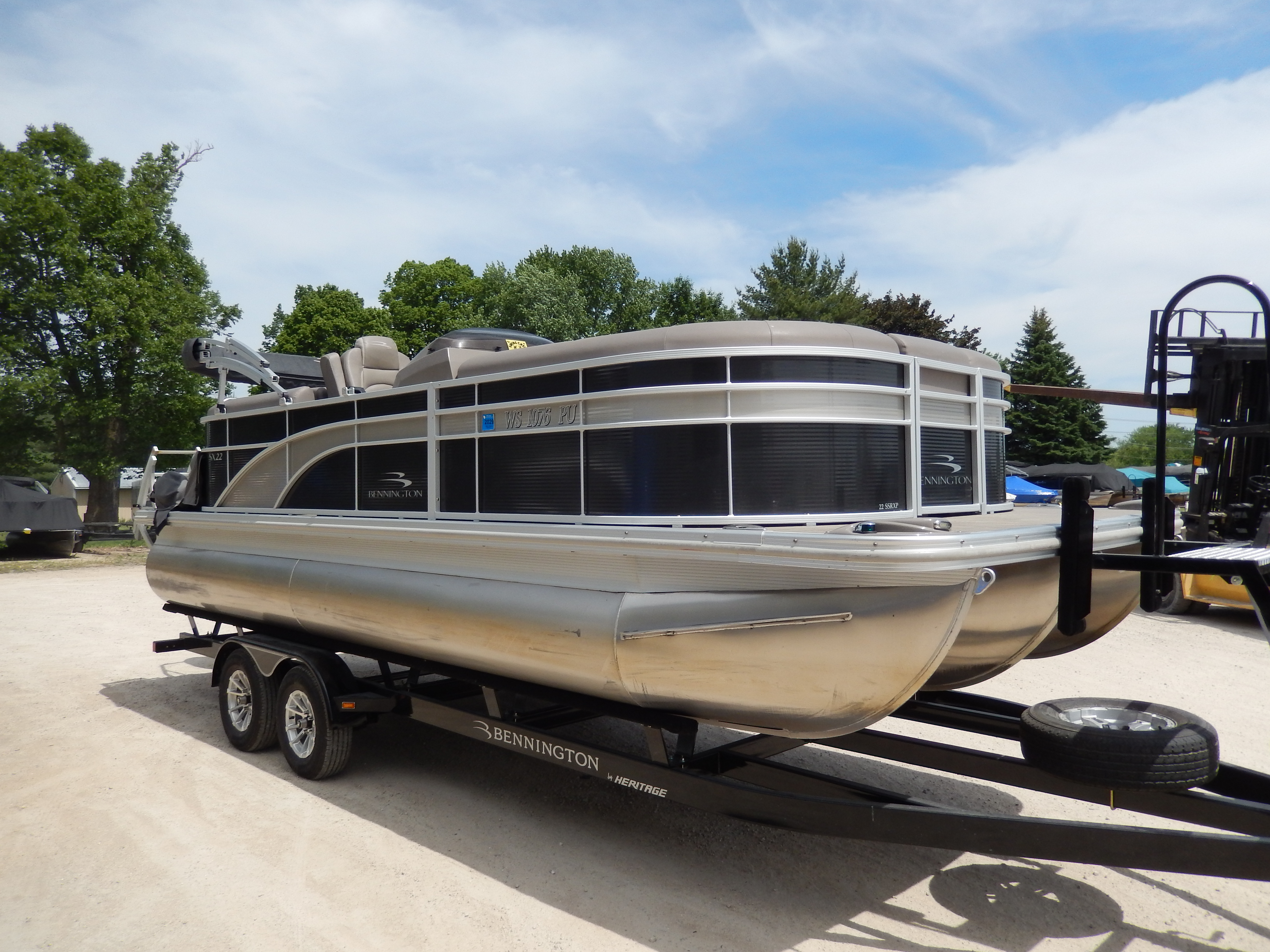 Image of 2017 BENNINGTON 22 SSRXP TRI-TOON W/ YAMAHA VF150XB AND 2025 HERITAGE TRAILER