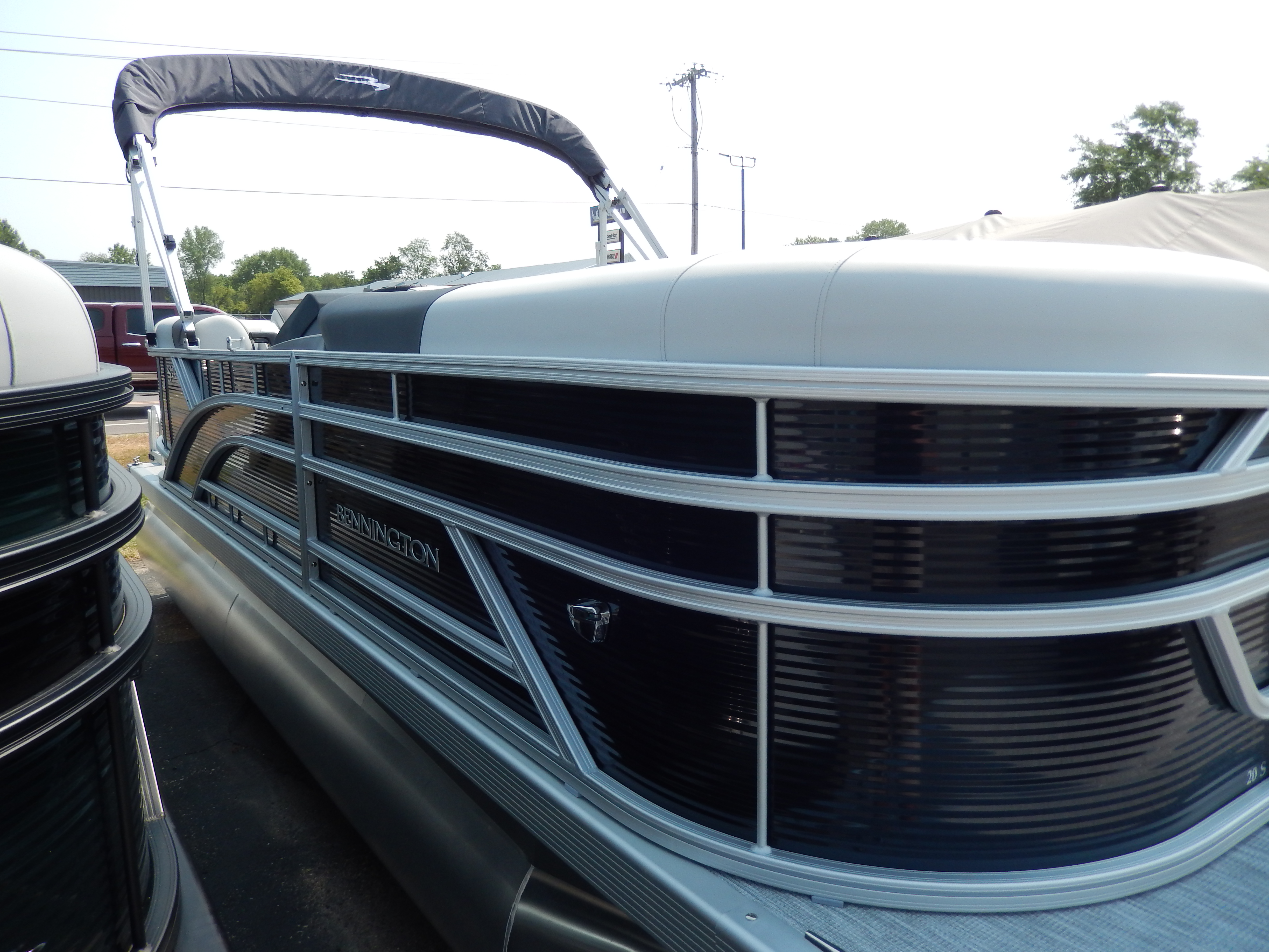Image of 2027 BENNINGTON 20 SSR-S1 W/ YAMAHA F90LB