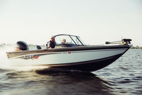 Alumacraft boat