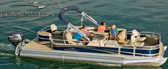 Photo of a Bennington pontoon boat