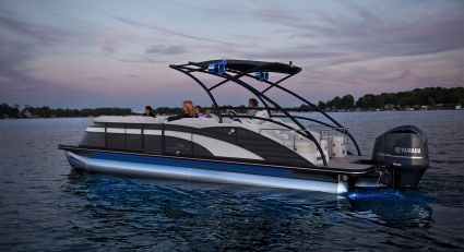 Photo of Bennington pontoon boat